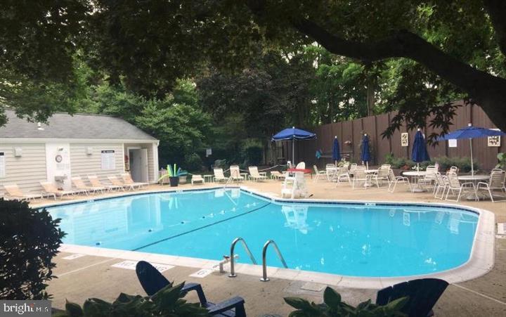 THE OAKTON - Residential