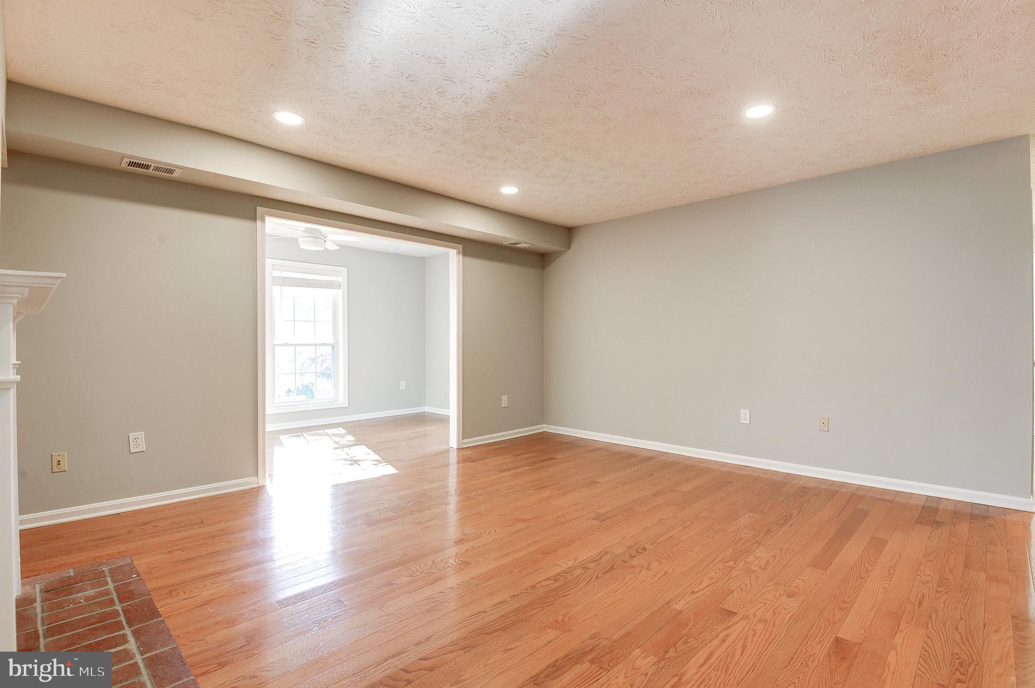 THE OAKTON - Residential