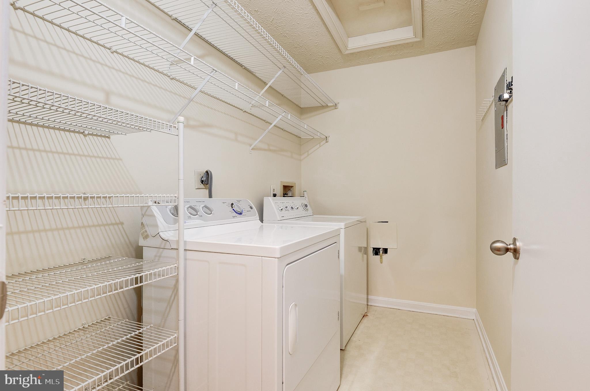 THE OAKTON - Residential