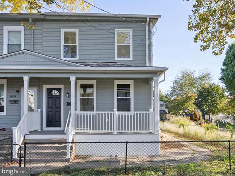 Photo of 1006 W 3rd Street W, FLORENCE, NJ 08518 (MLS # NJBL2096436)