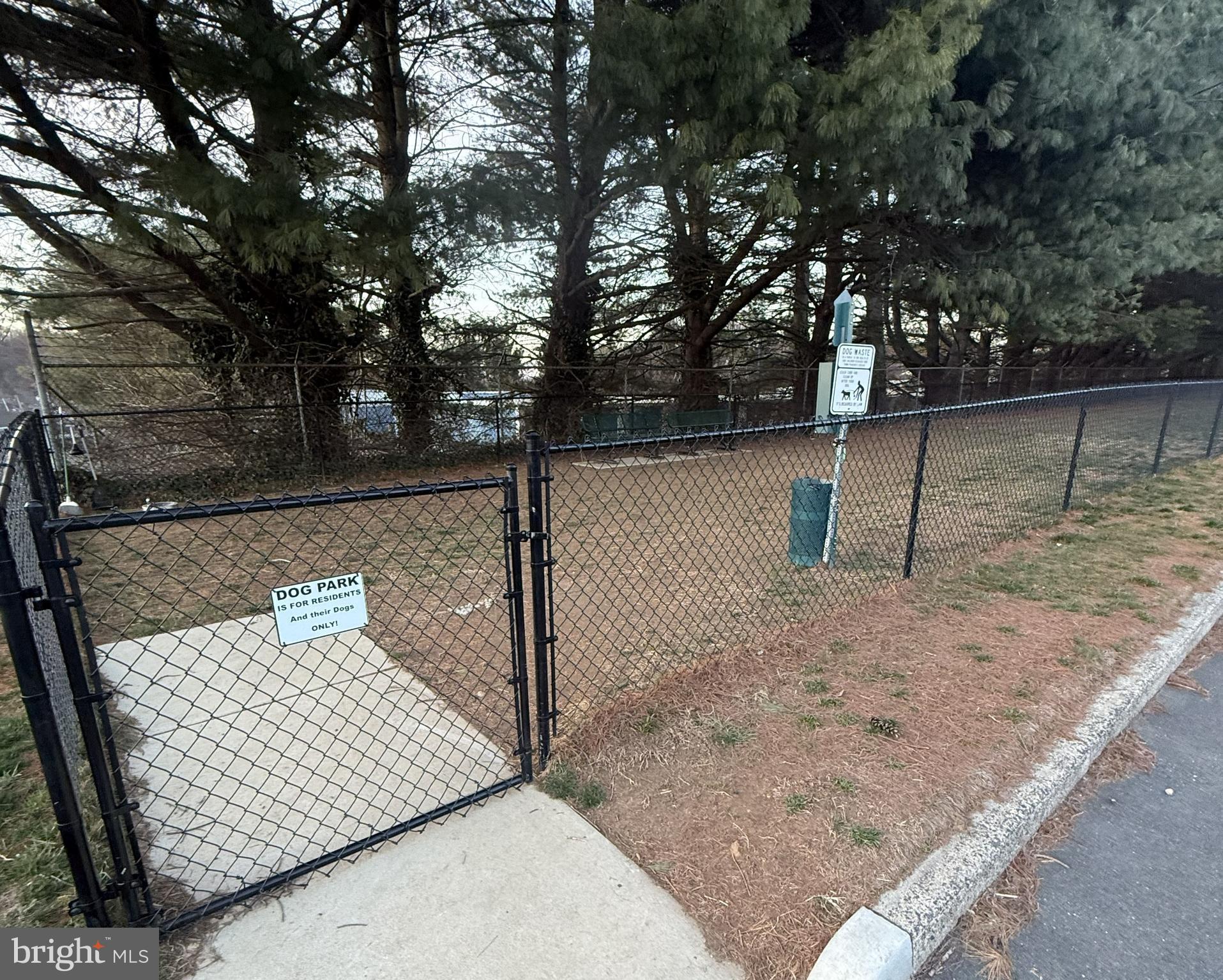 VILLAGE GREEN - Residential