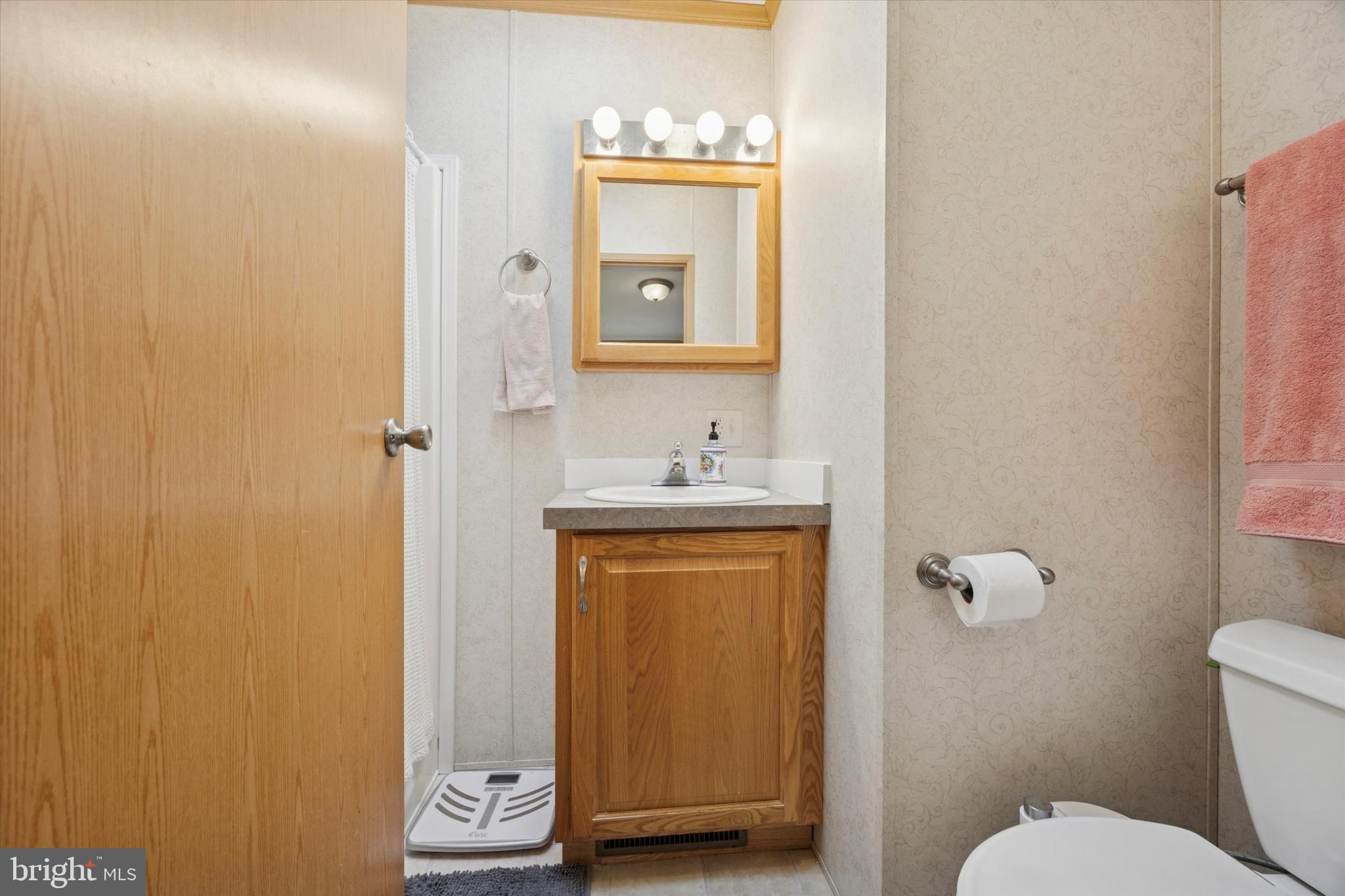 VILLAGE GREEN - Residential