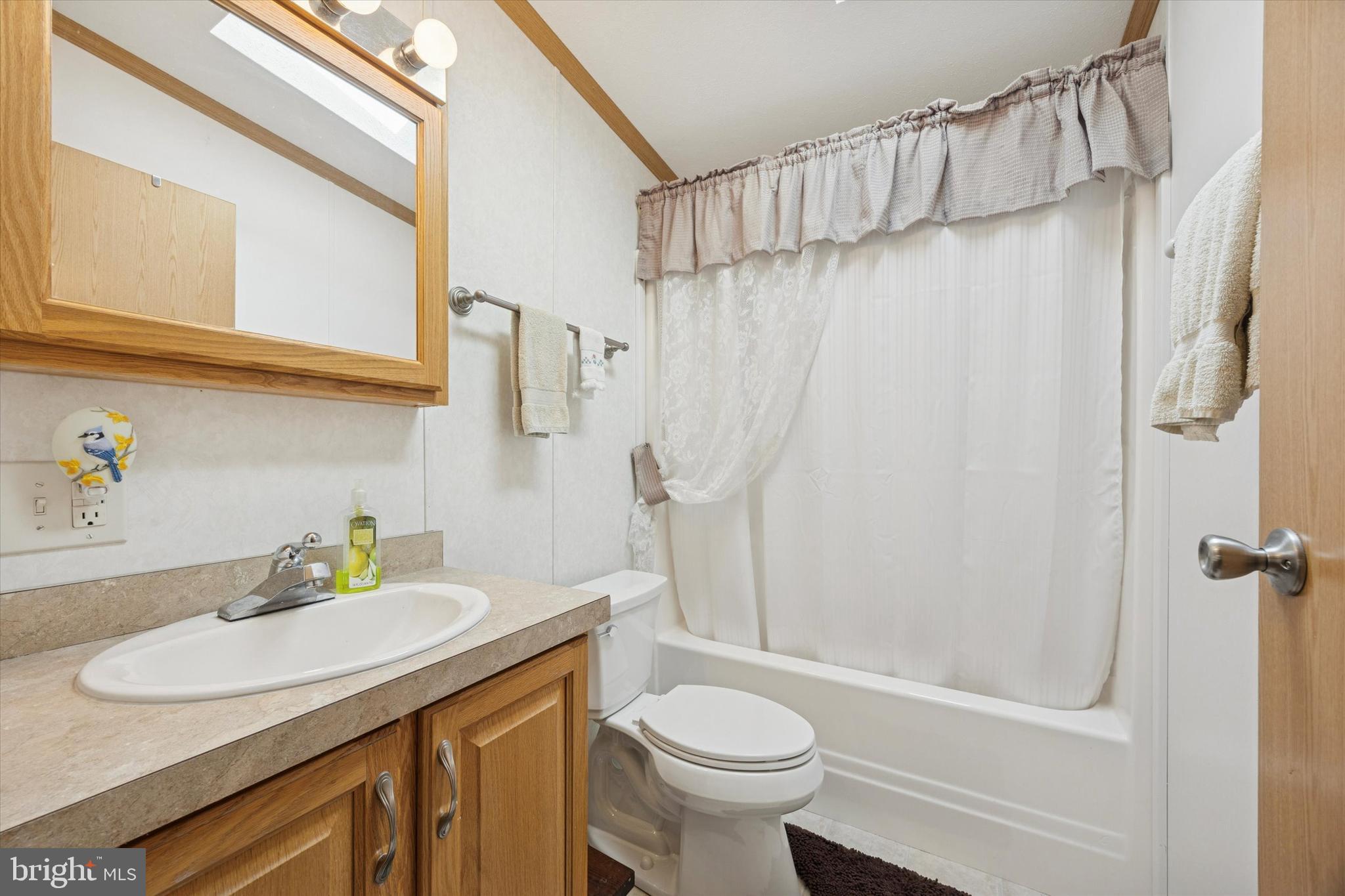 VILLAGE GREEN - Residential