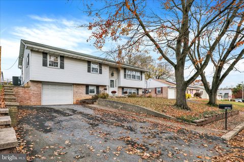 385 VALLEY VIEW DRIVE NEW HOLLAND PA 17557