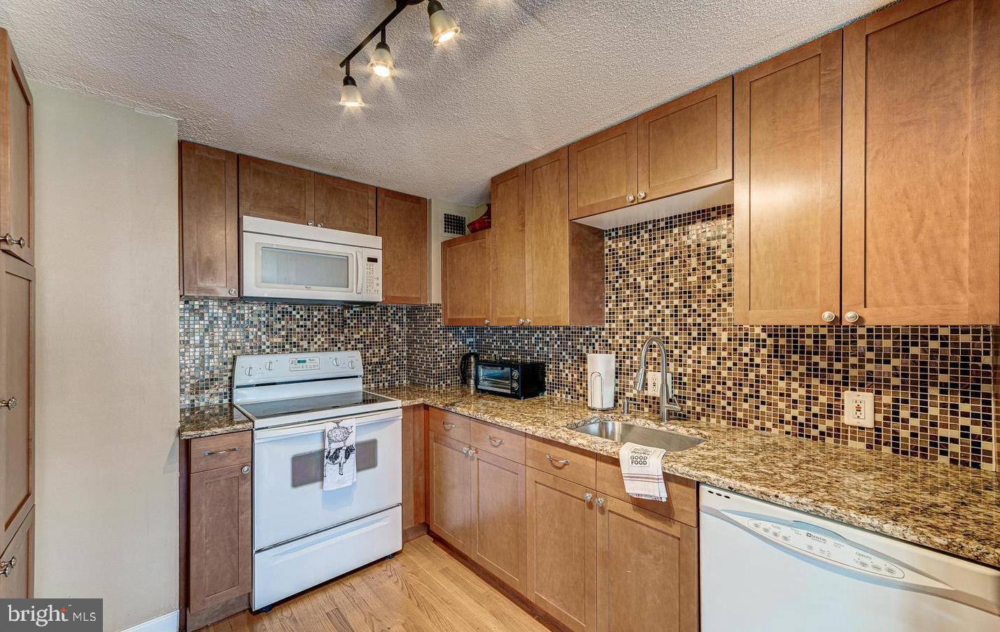 HUNTING CREEK CLUB - Residential Lease