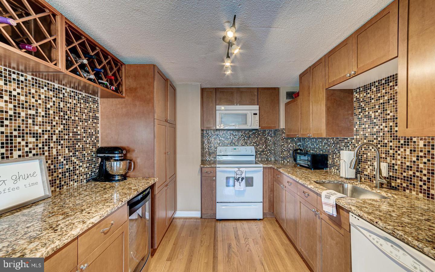 HUNTING CREEK CLUB - Residential Lease