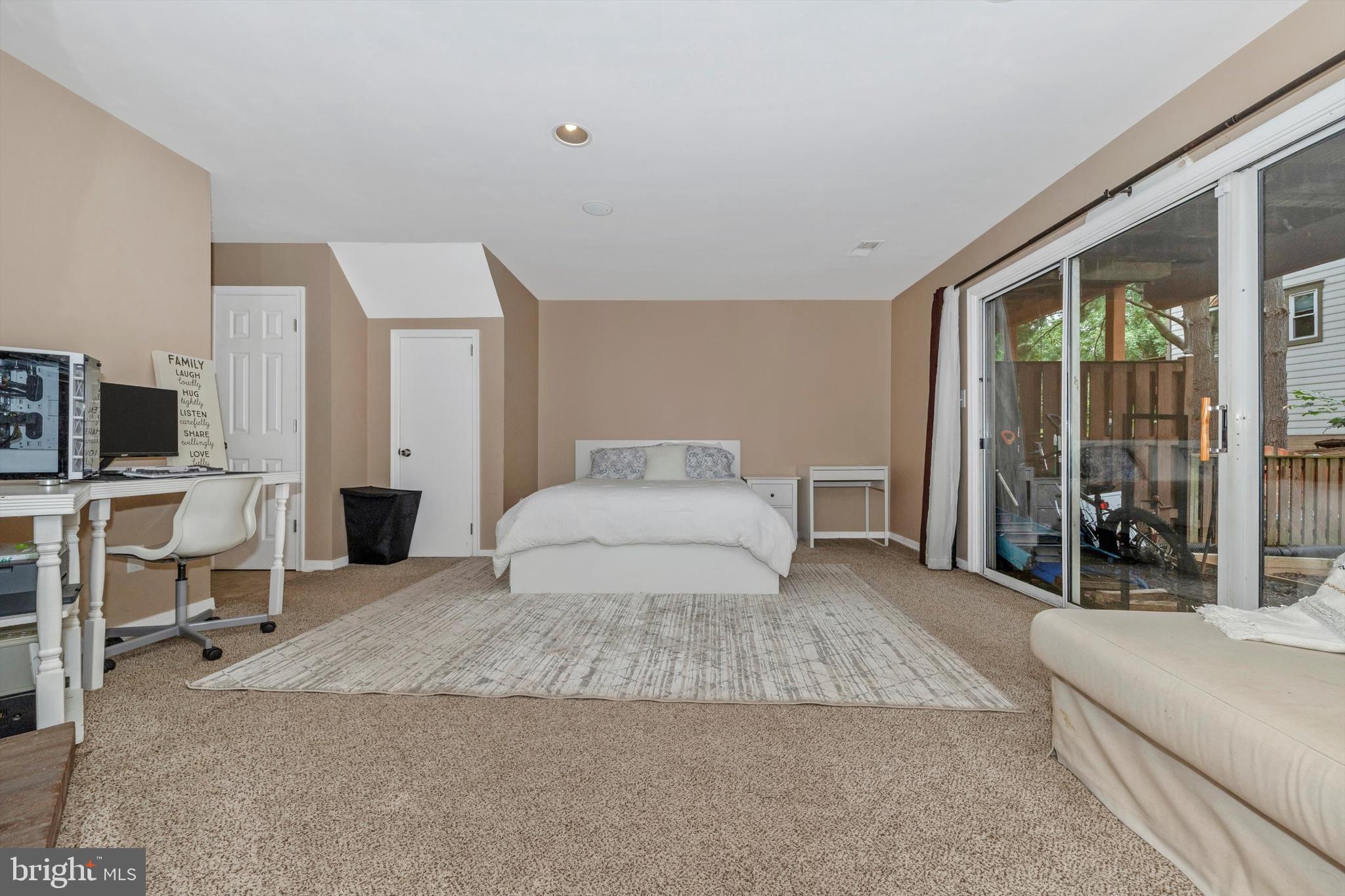 WILLOW COVE TOWNHOMES - Residential