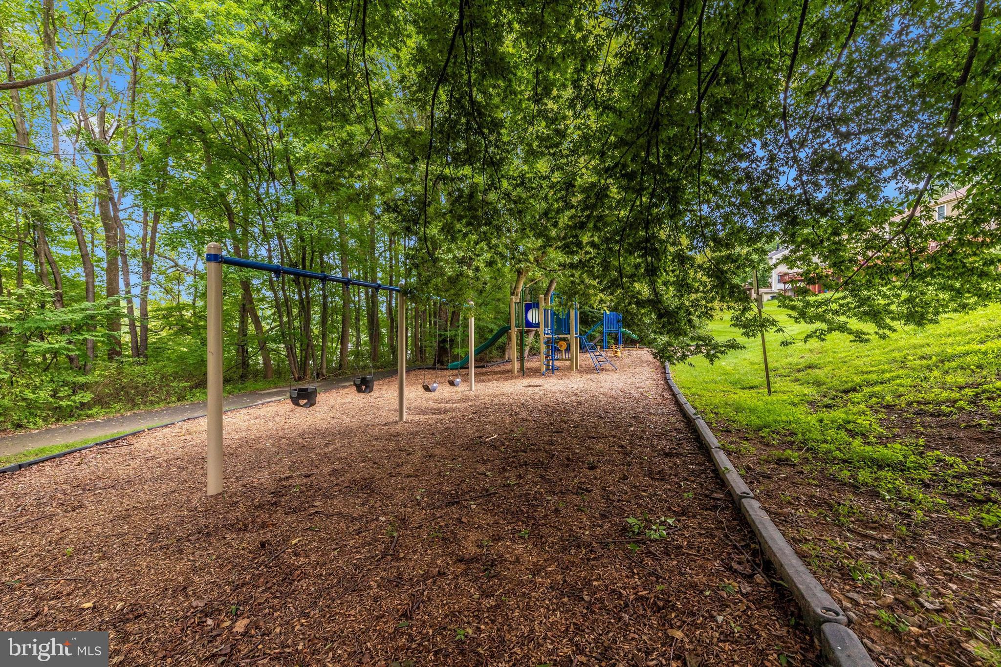 WILLOW COVE TOWNHOMES - Residential