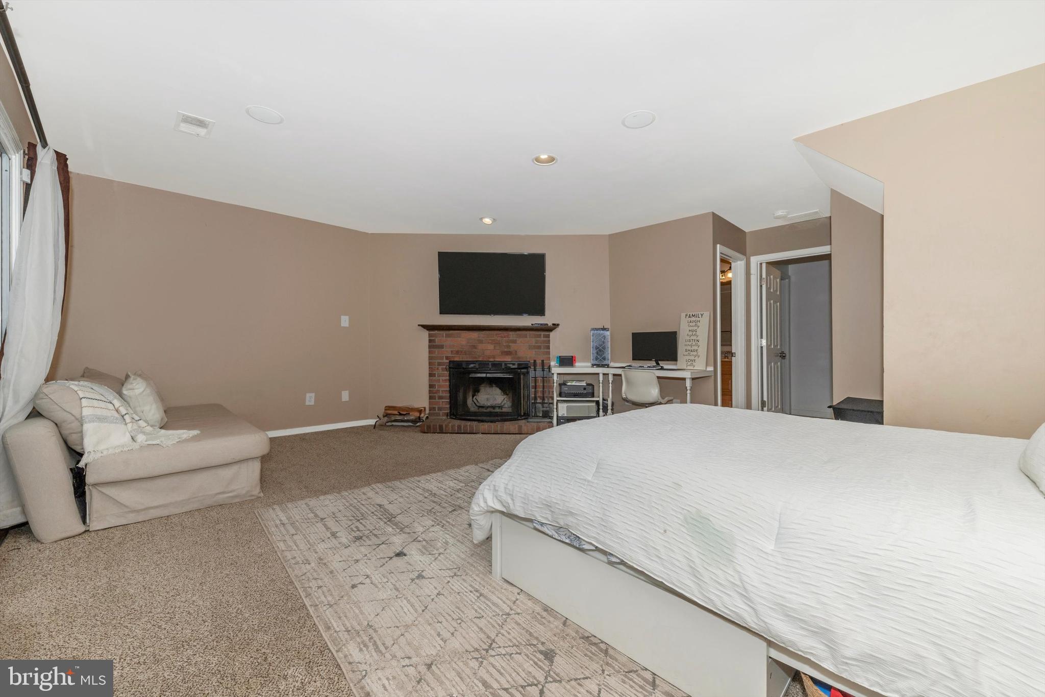 WILLOW COVE TOWNHOMES - Residential