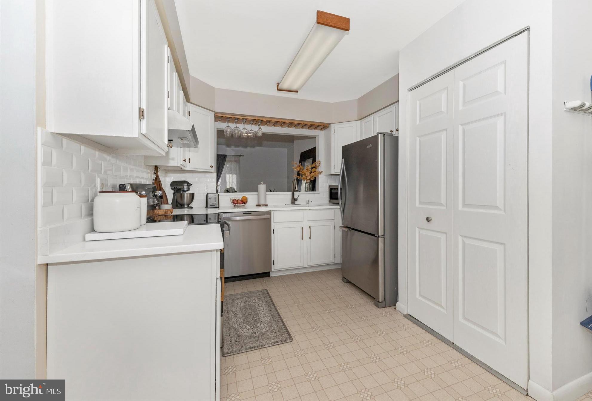 WILLOW COVE TOWNHOMES - Residential