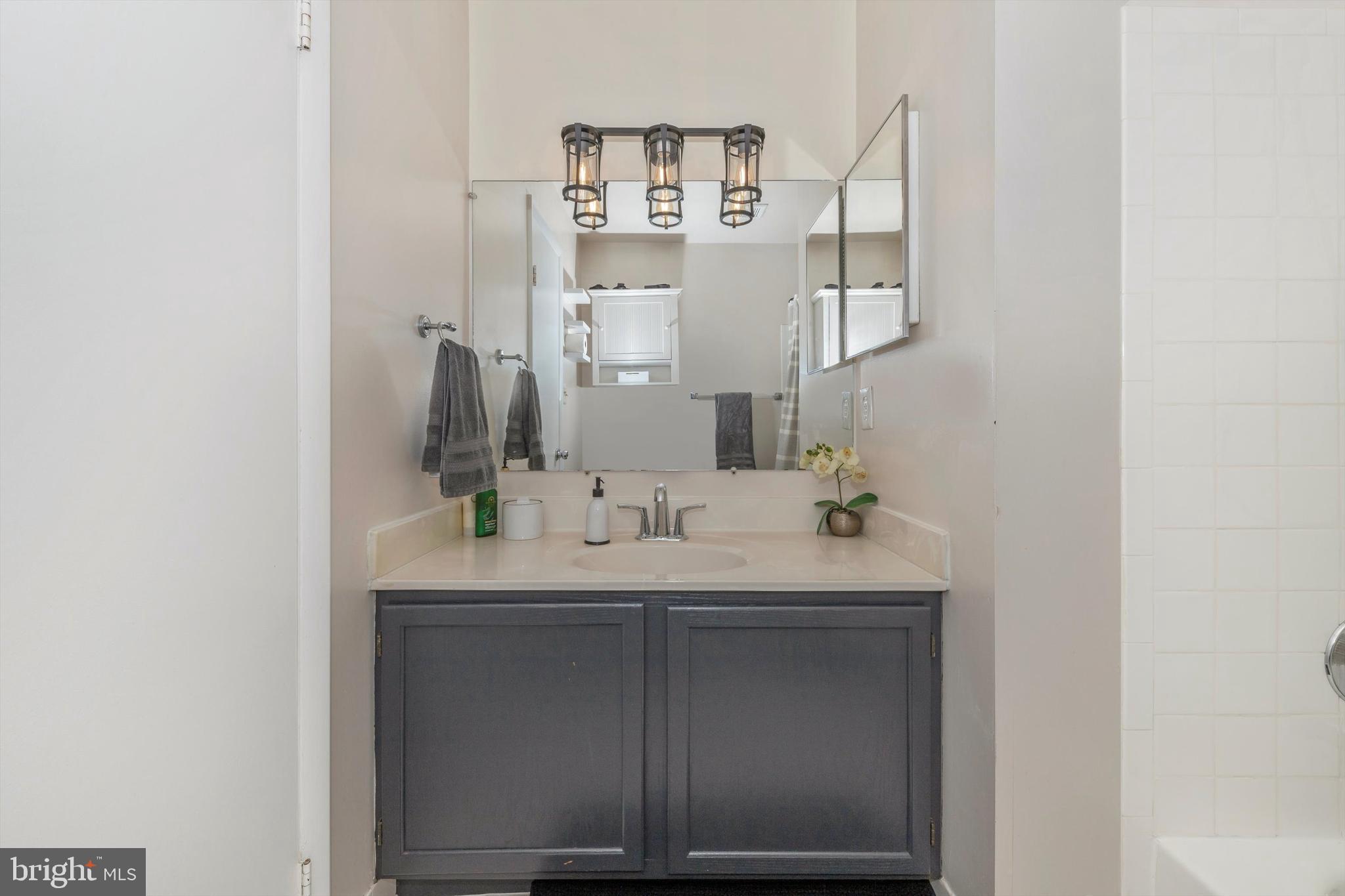 WILLOW COVE TOWNHOMES - Residential