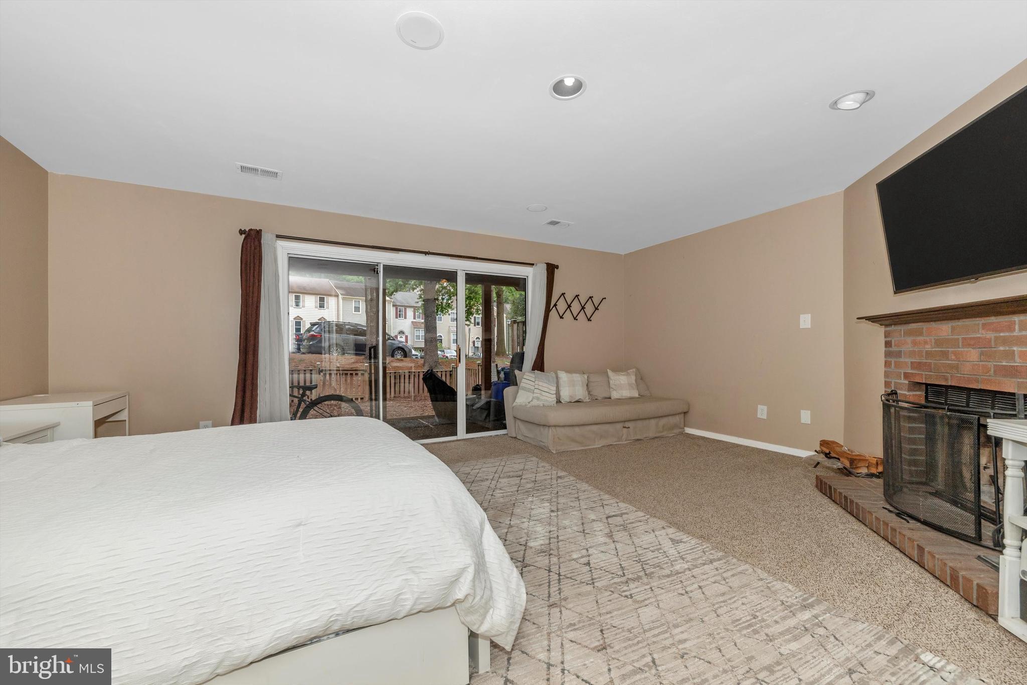 WILLOW COVE TOWNHOMES - Residential