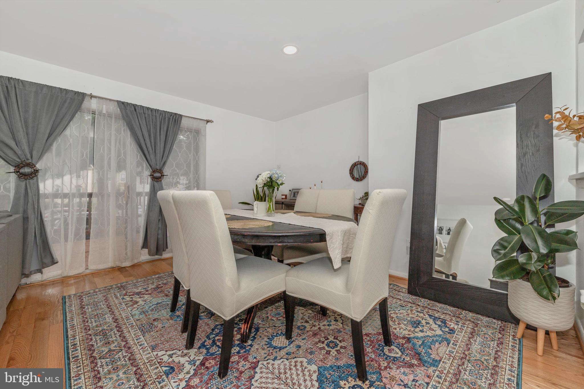 WILLOW COVE TOWNHOMES - Residential