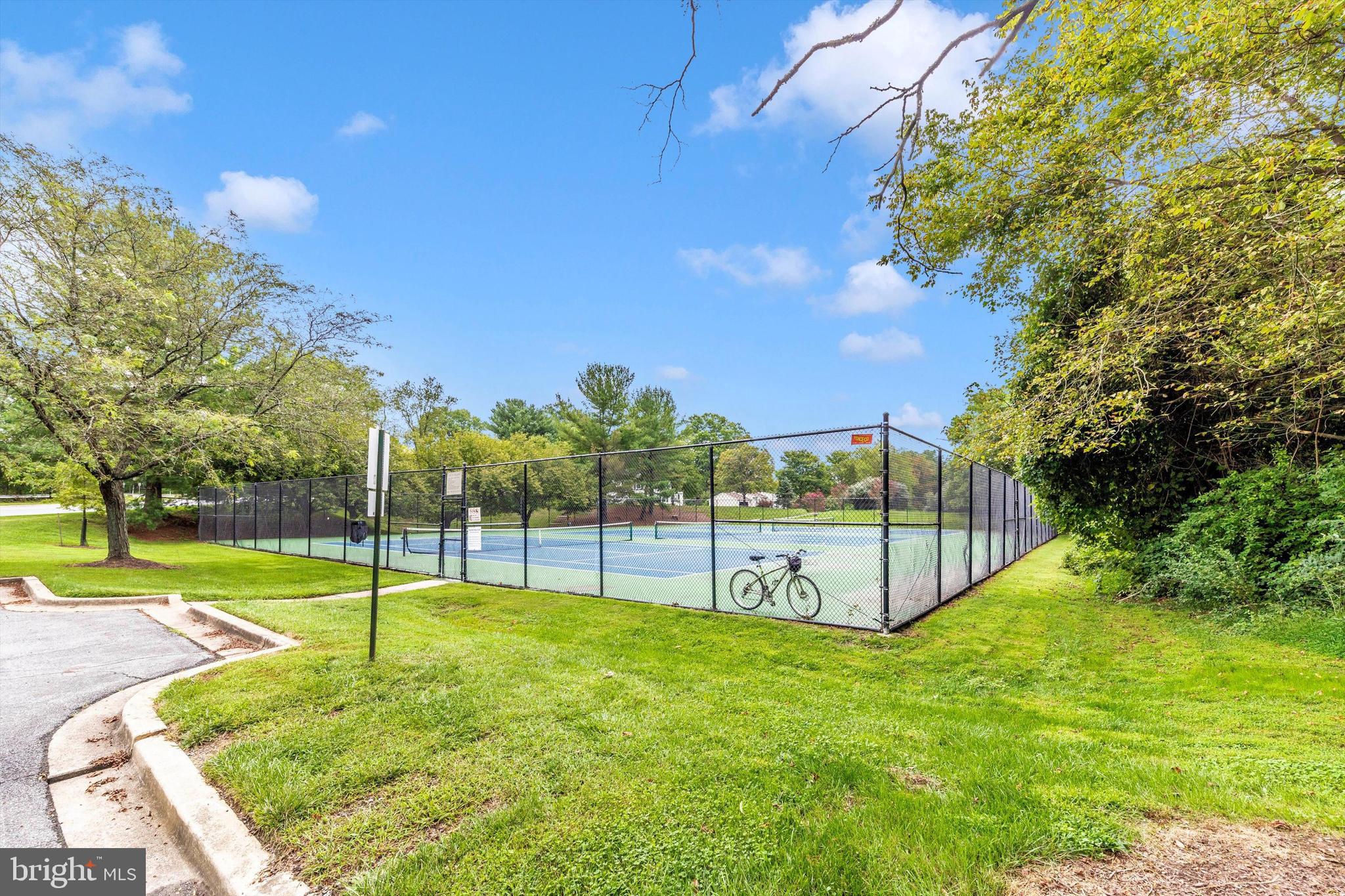 WILLOW COVE TOWNHOMES - Residential