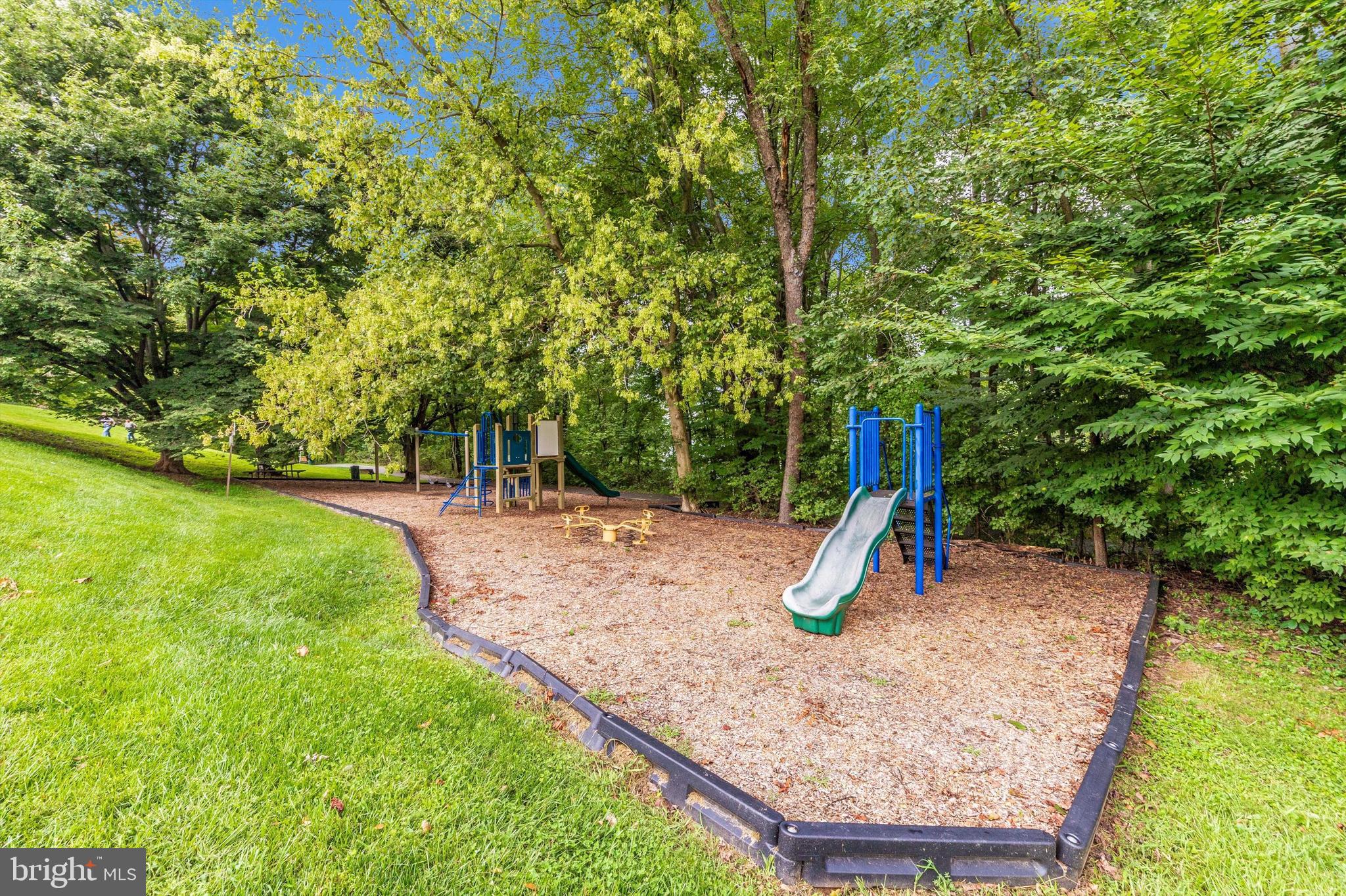 WILLOW COVE TOWNHOMES - Residential