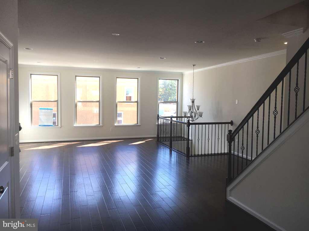 GATEWAY COMMONS - STONE RIDGE - Residential Lease