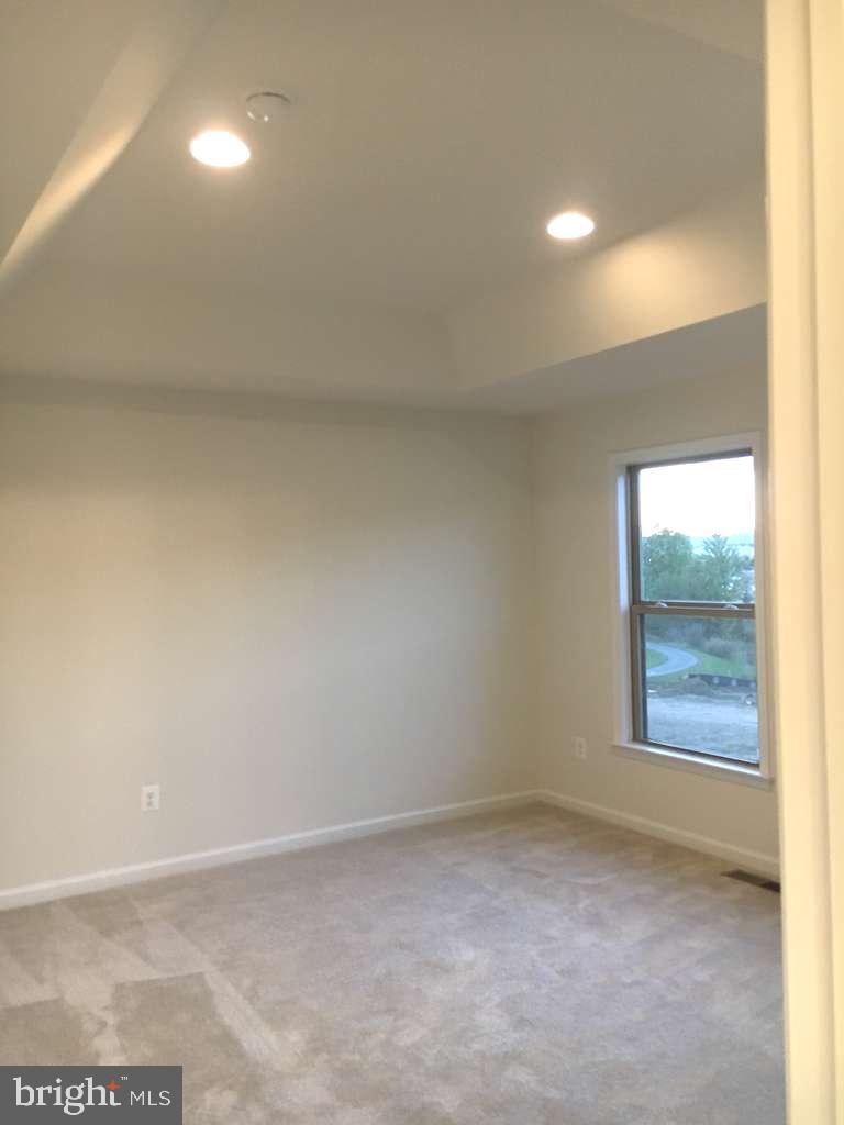 GATEWAY COMMONS - STONE RIDGE - Residential Lease