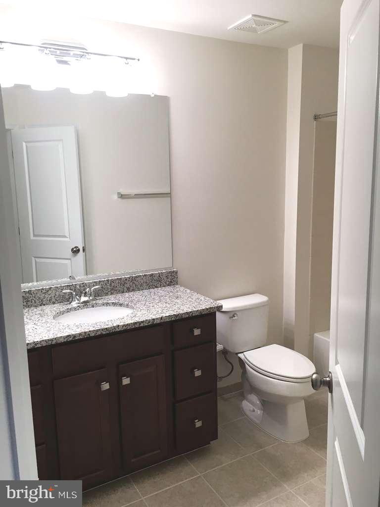 GATEWAY COMMONS - STONE RIDGE - Residential Lease