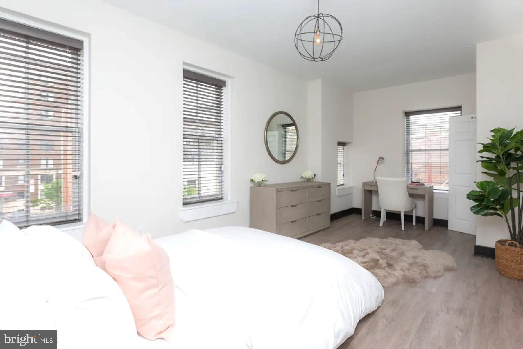 MOUNT VERNON PLACE HISTORIC DISTRICT - Residential Lease