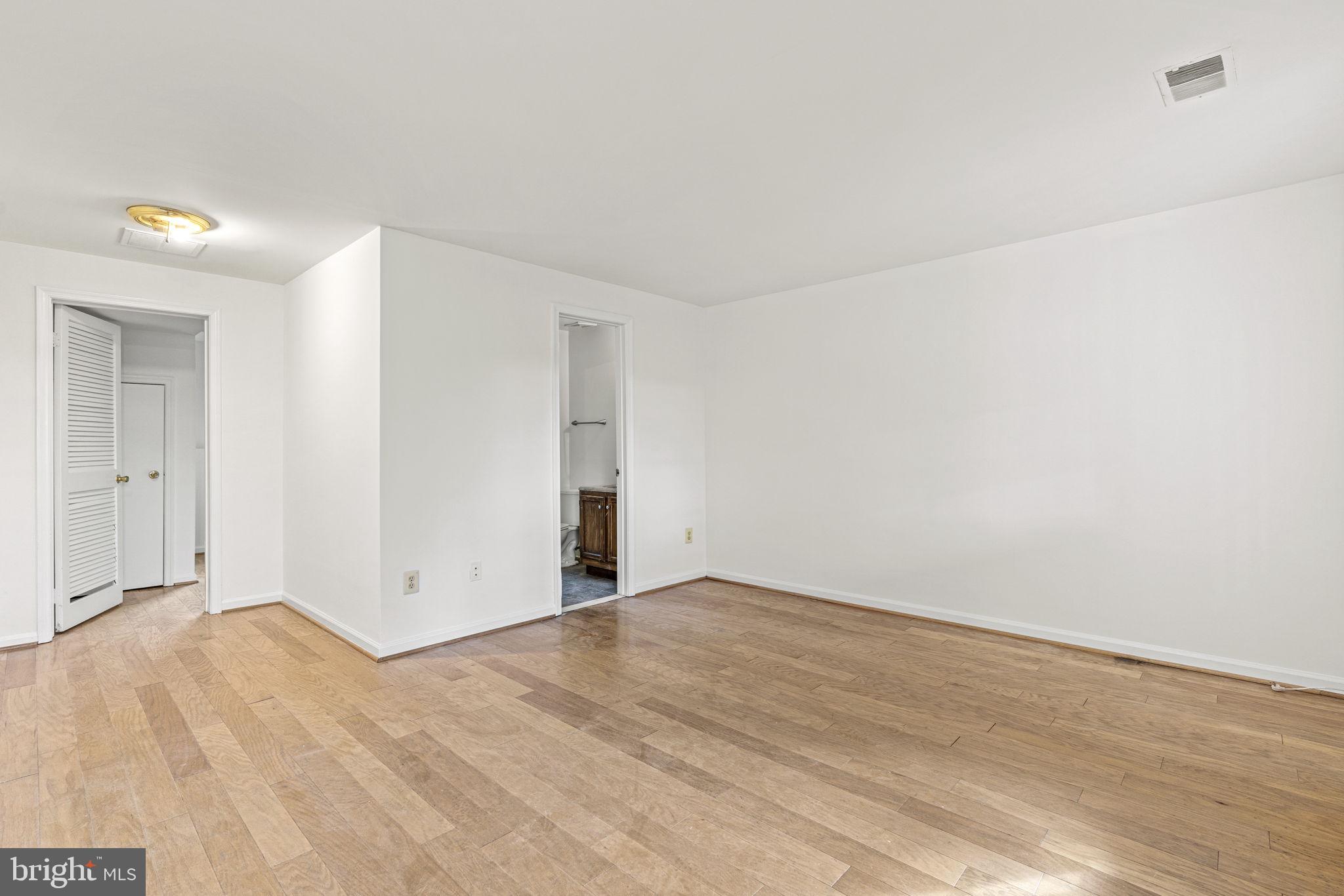 WINSLOW CHASE - Residential