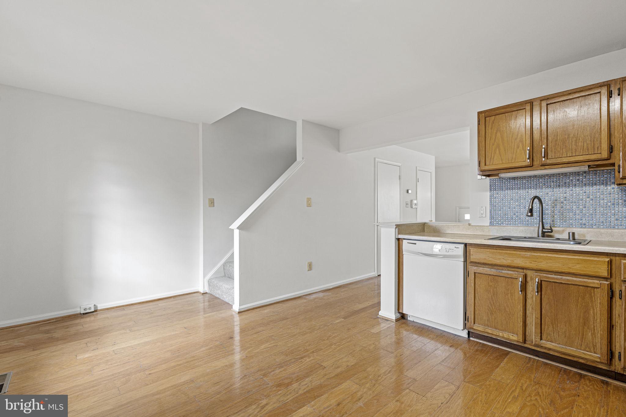 WINSLOW CHASE - Residential