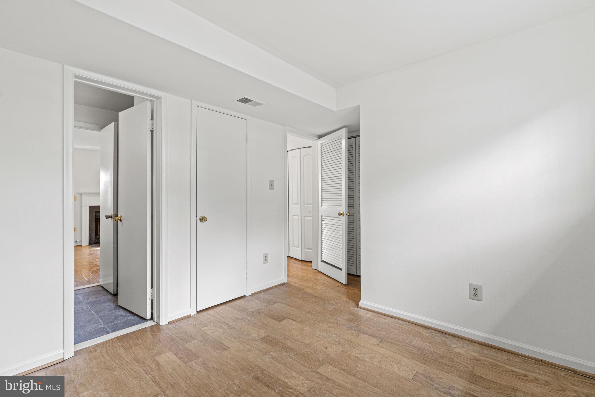 WINSLOW CHASE - Residential