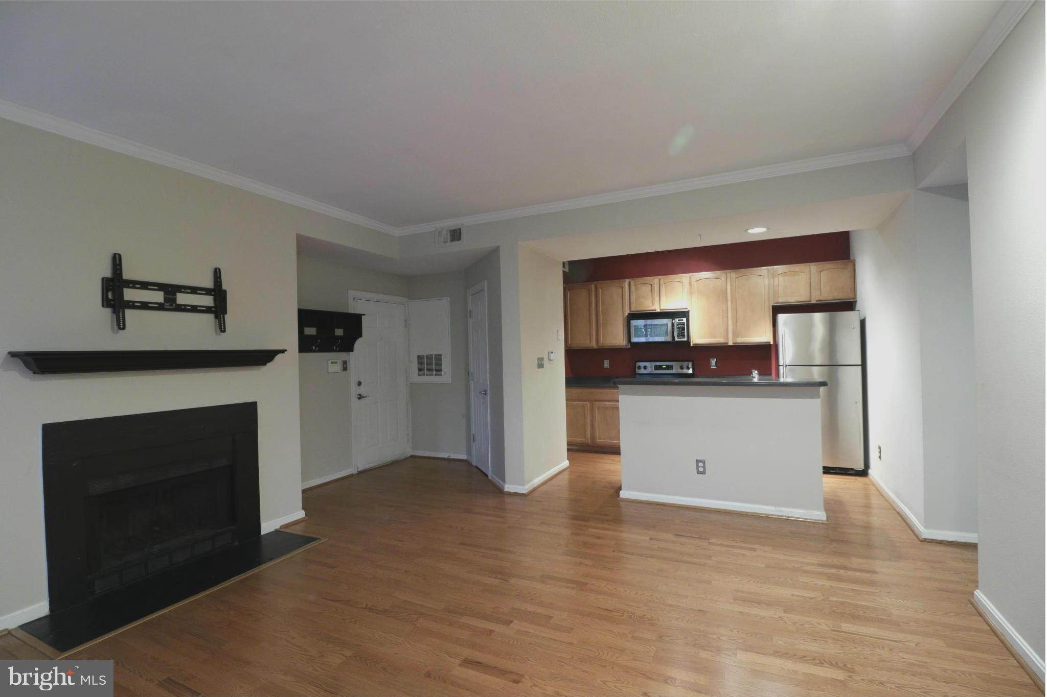 PENDERBROOK SQUARE CONDOMINIUMS - Residential