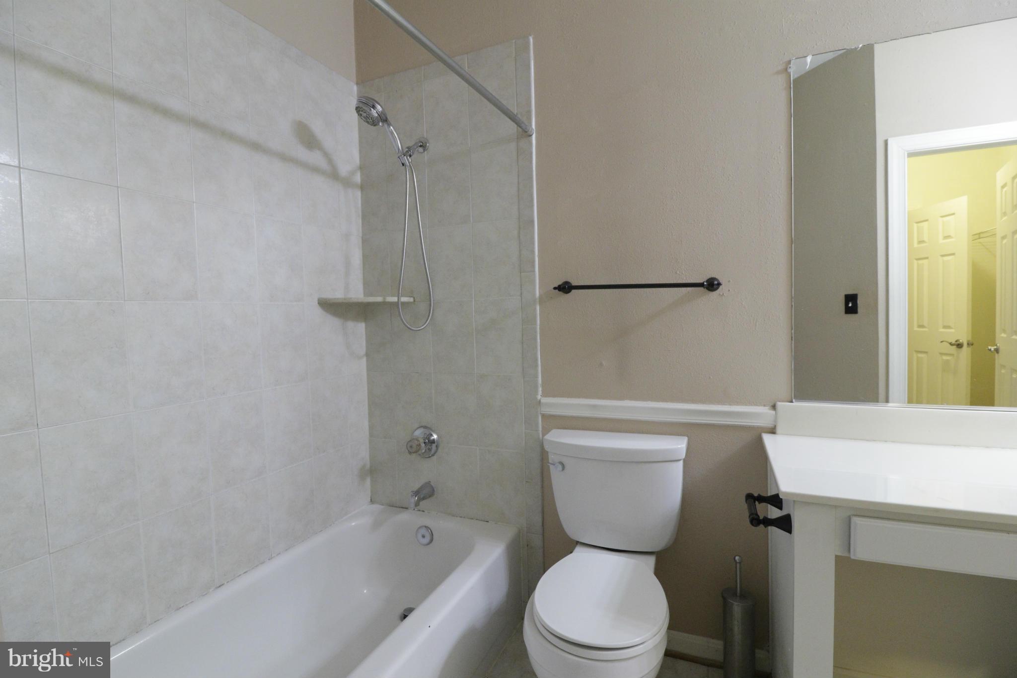 PENDERBROOK SQUARE CONDOMINIUMS - Residential