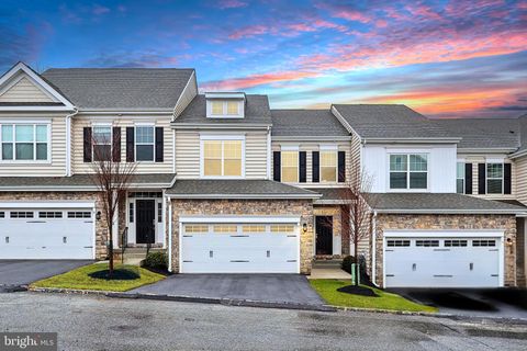 6 SKYDANCE WAY WEST CHESTER PA 19382