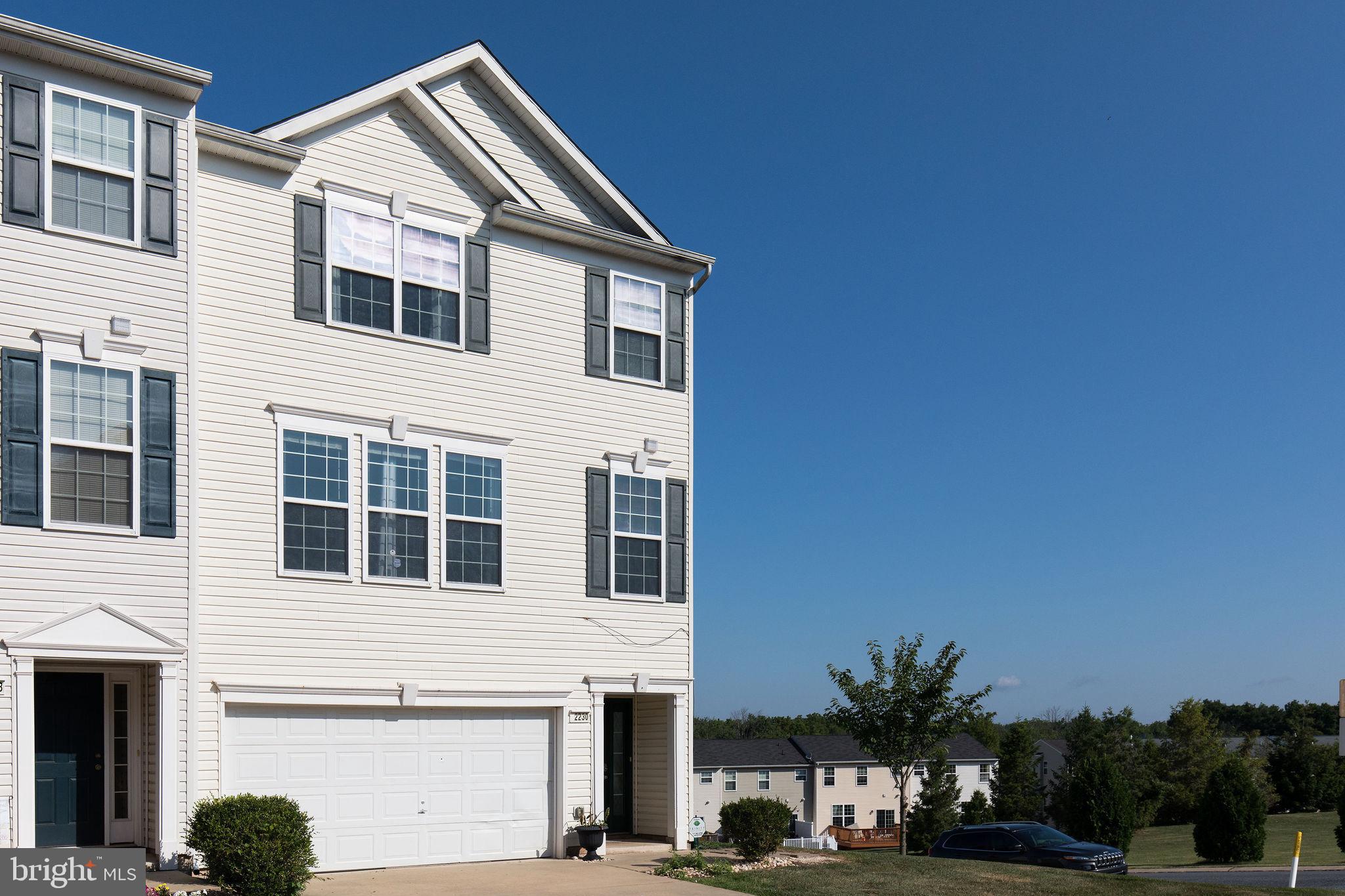 IRON BRIDGE LANDING - Residential