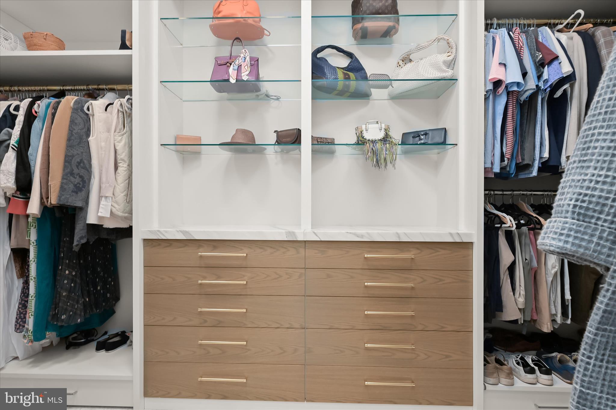 GIBSON ISLAND - Residential