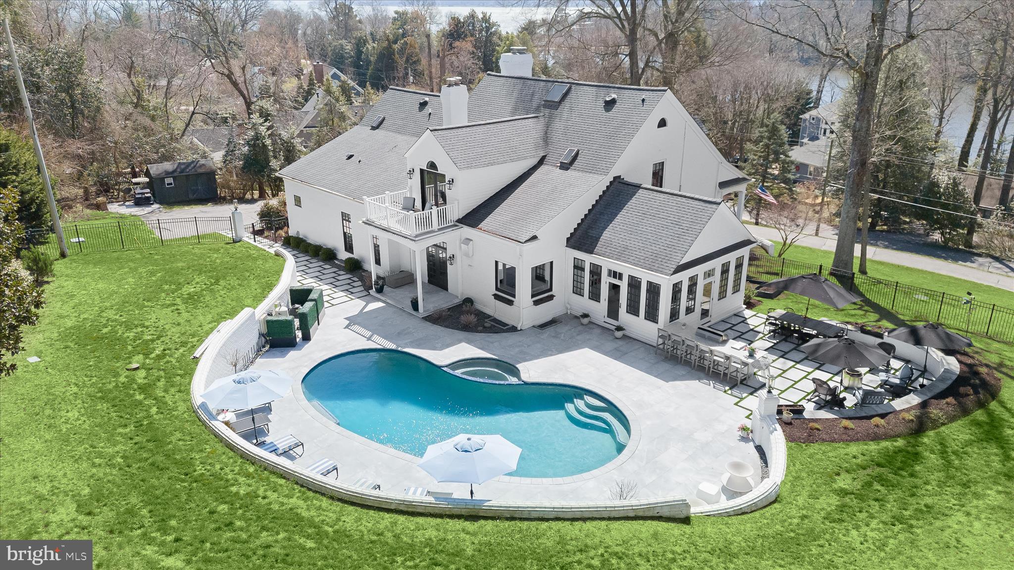 GIBSON ISLAND - Residential