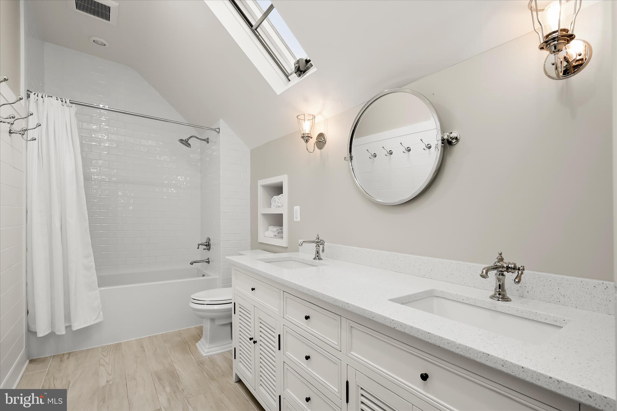 GIBSON ISLAND - Residential