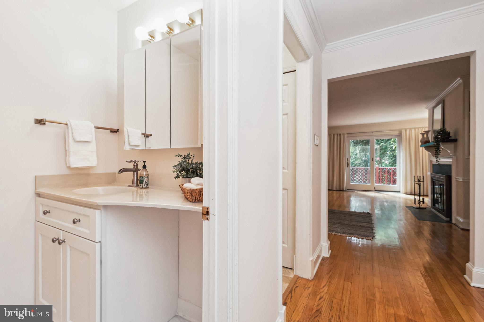 LAKEWOOD APARTMENTS - Residential