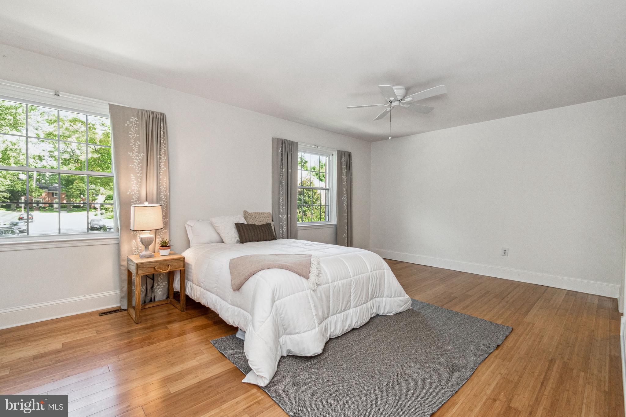 LAKEWOOD APARTMENTS - Residential