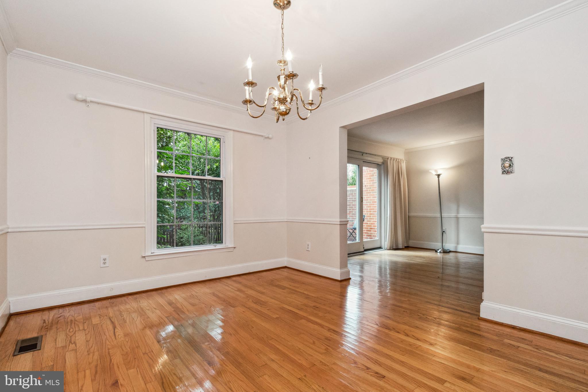 LAKEWOOD APARTMENTS - Residential