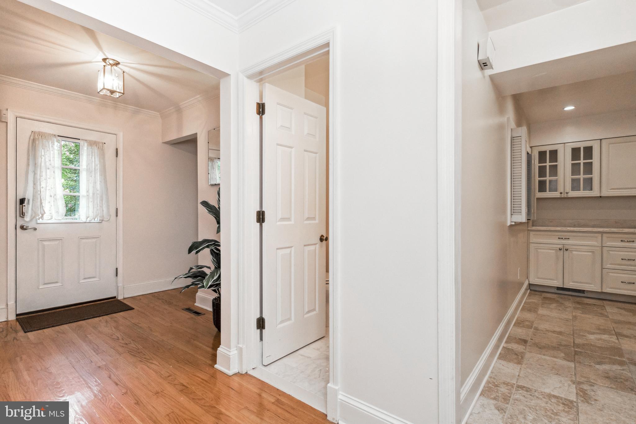 LAKEWOOD APARTMENTS - Residential