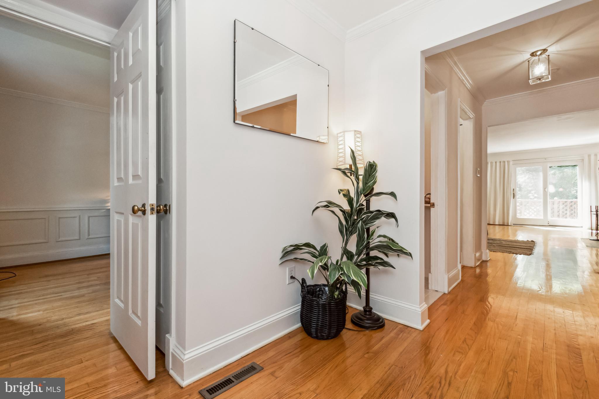 LAKEWOOD APARTMENTS - Residential