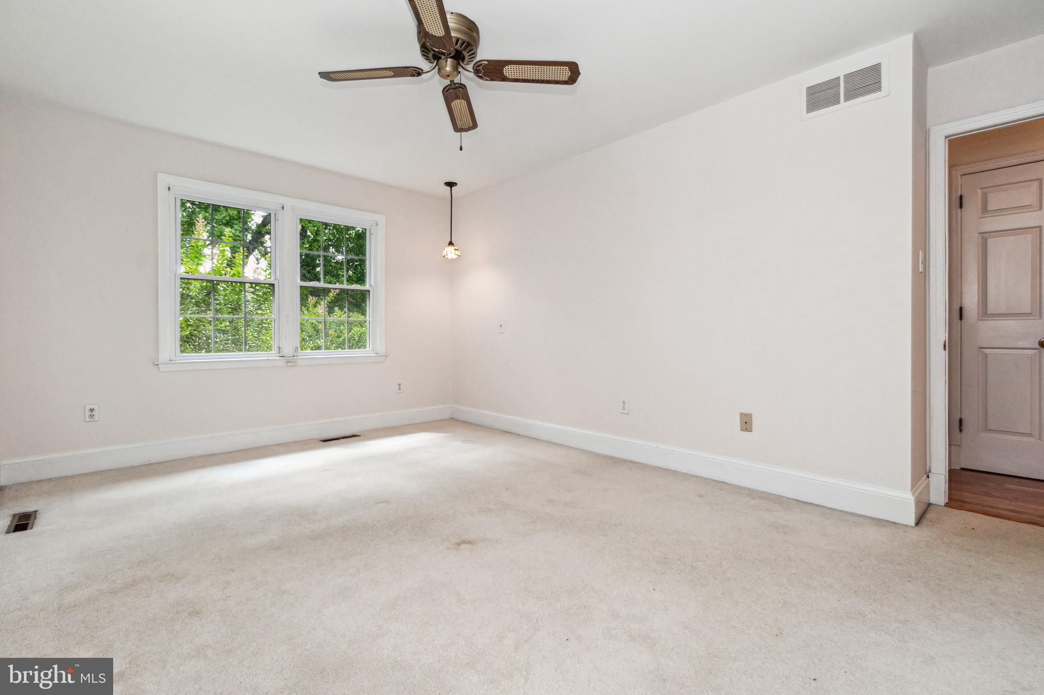 LAKEWOOD APARTMENTS - Residential