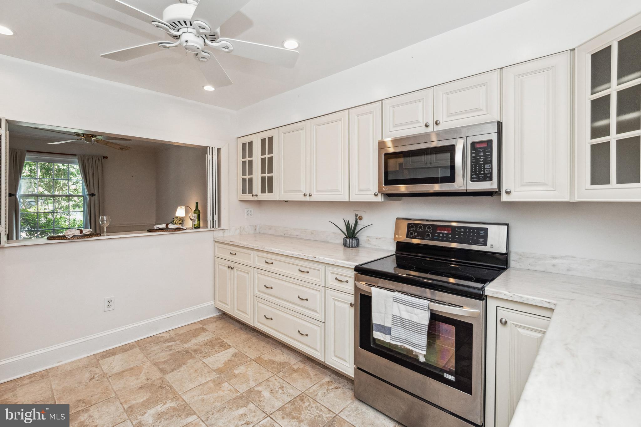 LAKEWOOD APARTMENTS - Residential