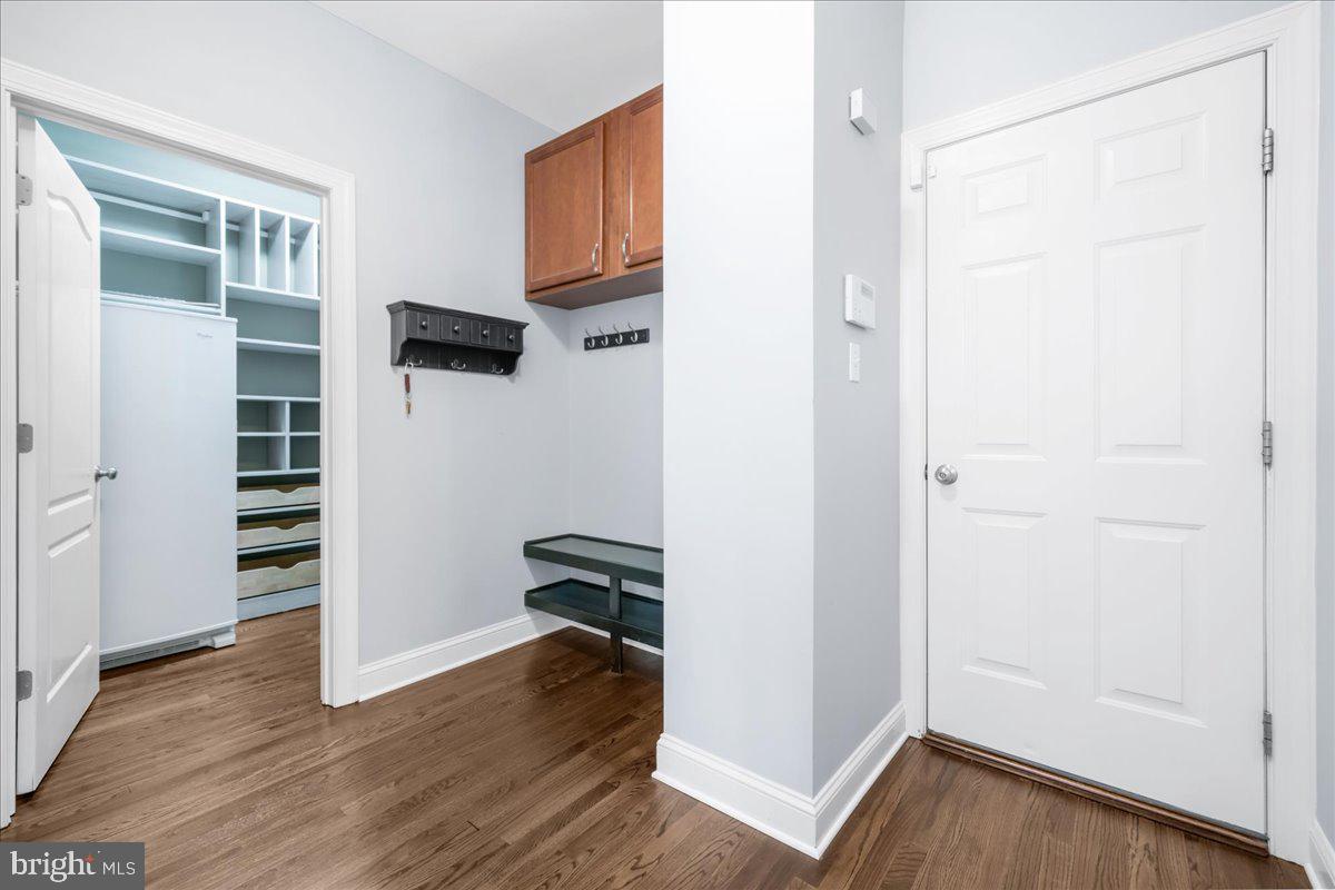 COUNTRY CLUB ESTS - Residential