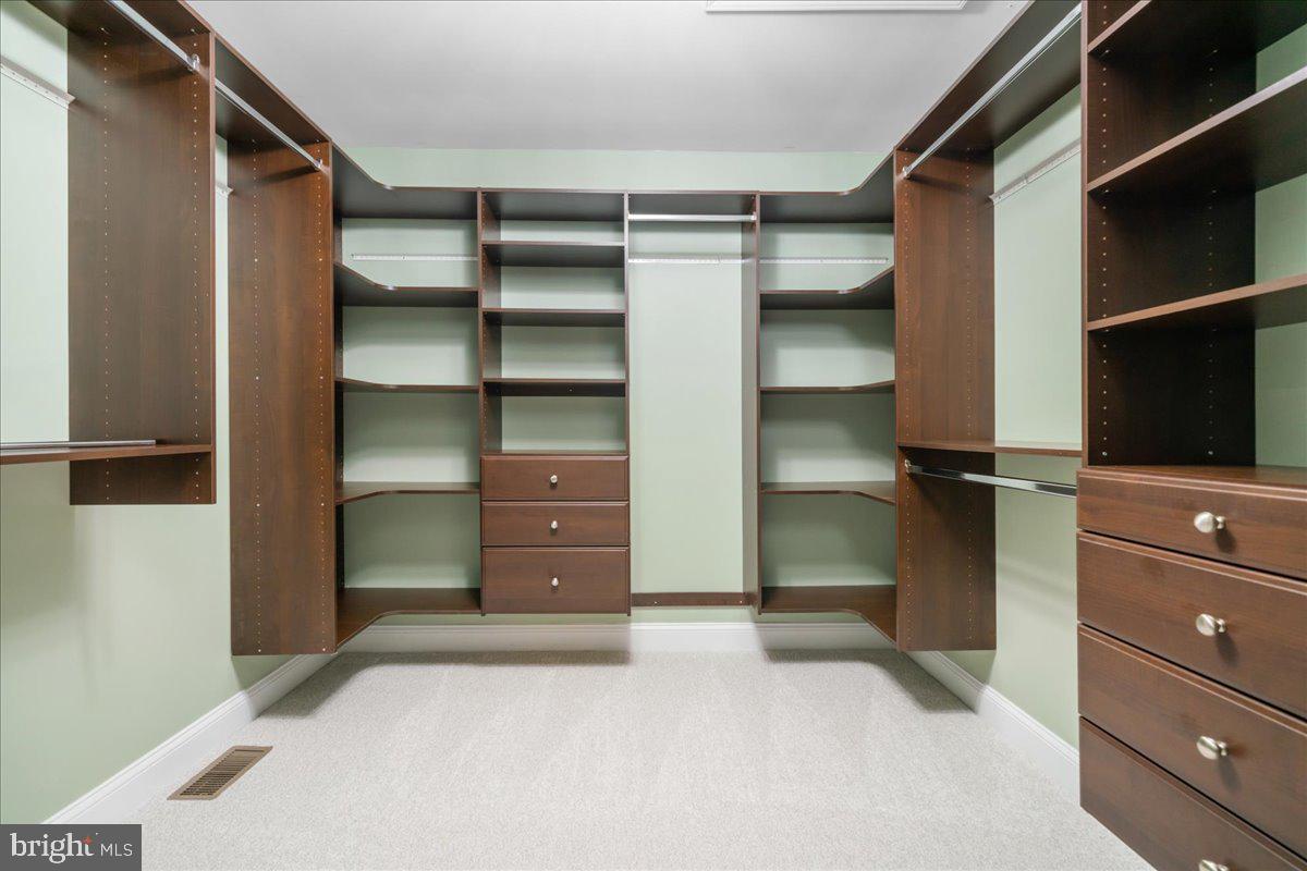 COUNTRY CLUB ESTS - Residential