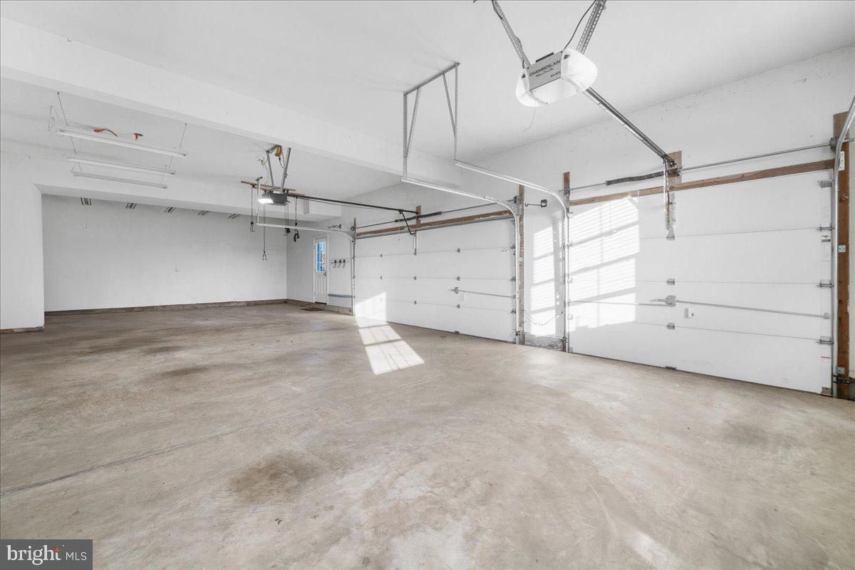 COUNTRY CLUB ESTS - Residential