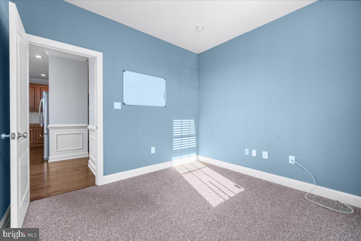 COUNTRY CLUB ESTS - Residential