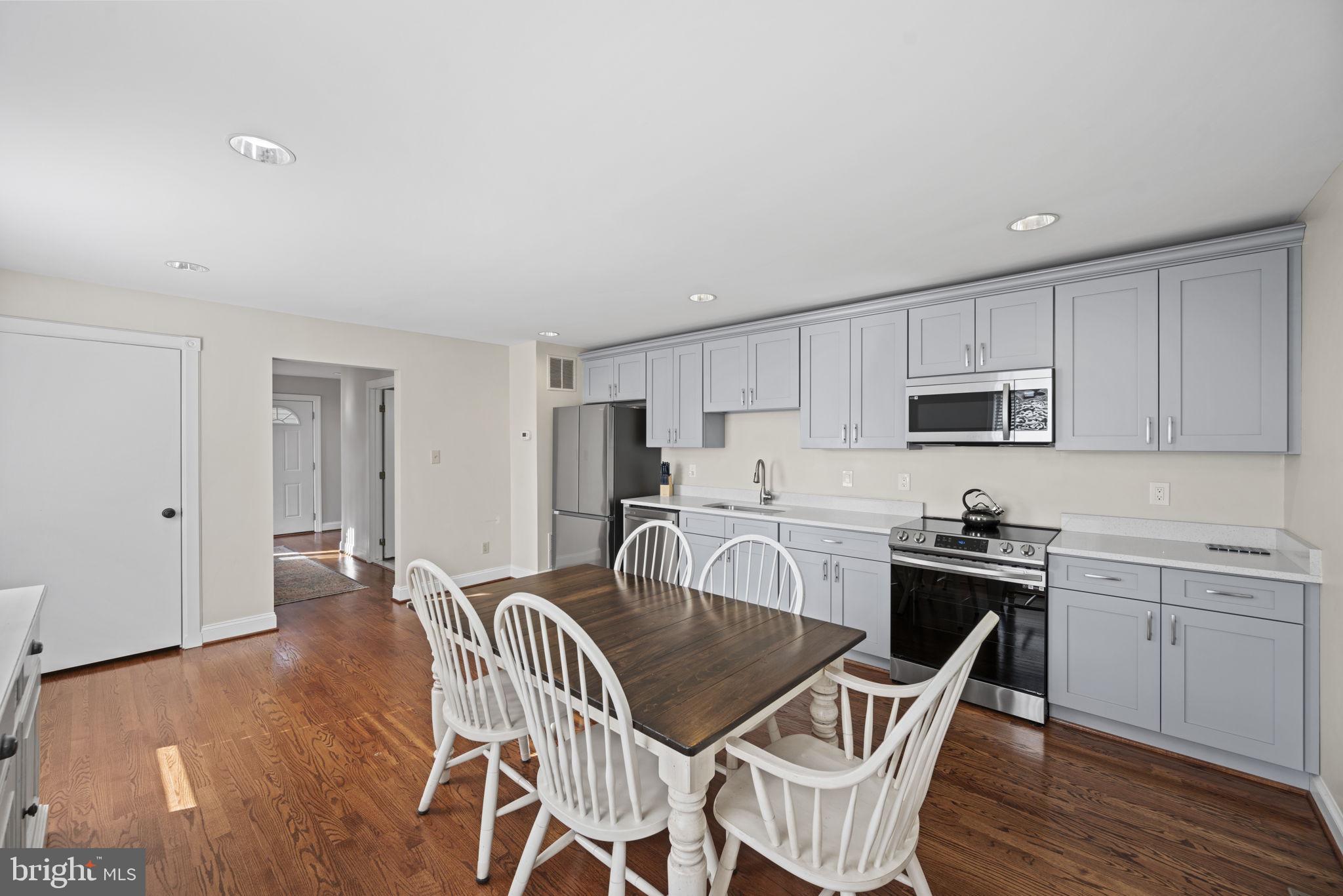 OAKWOOD KNOLLS - Residential