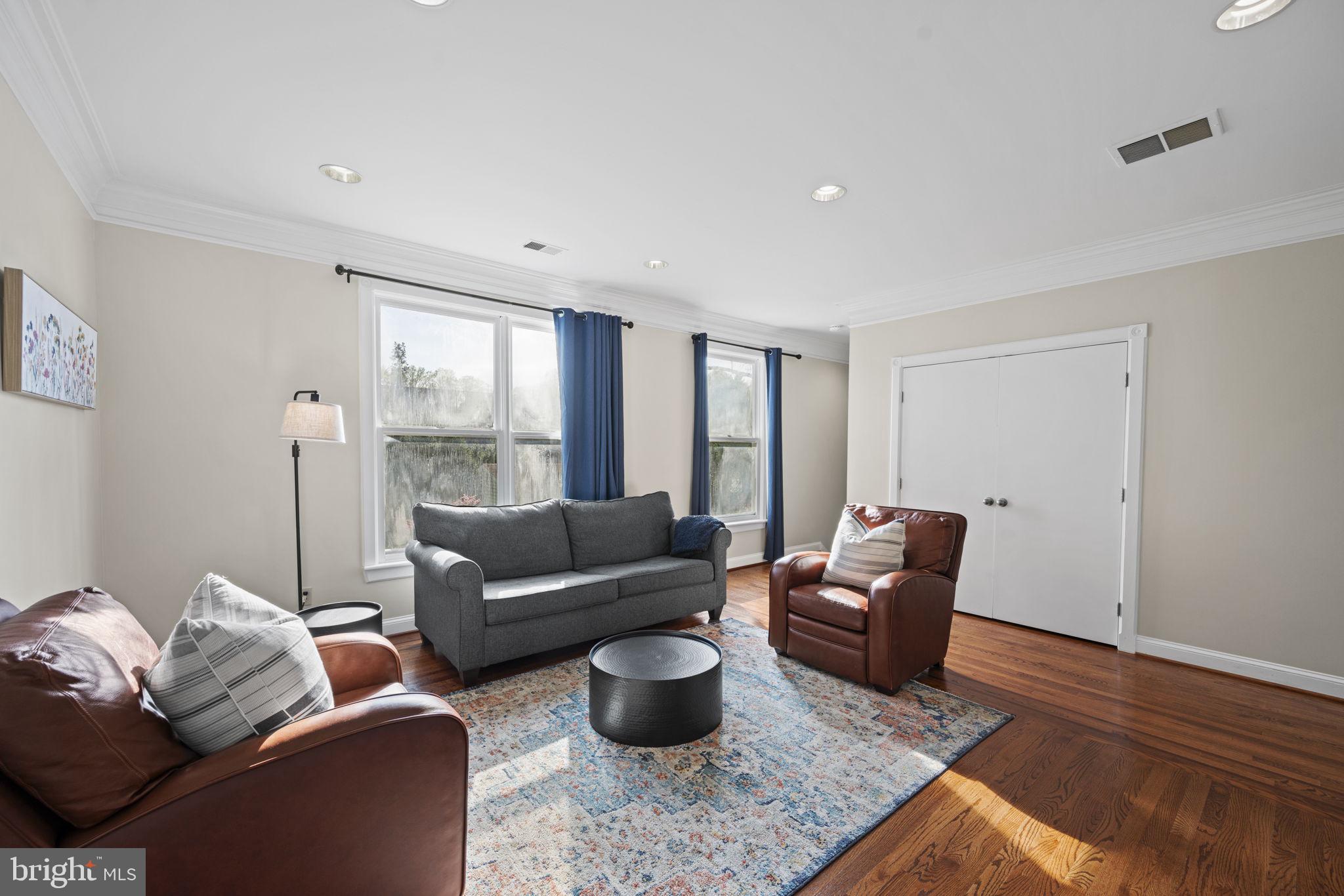 OAKWOOD KNOLLS - Residential