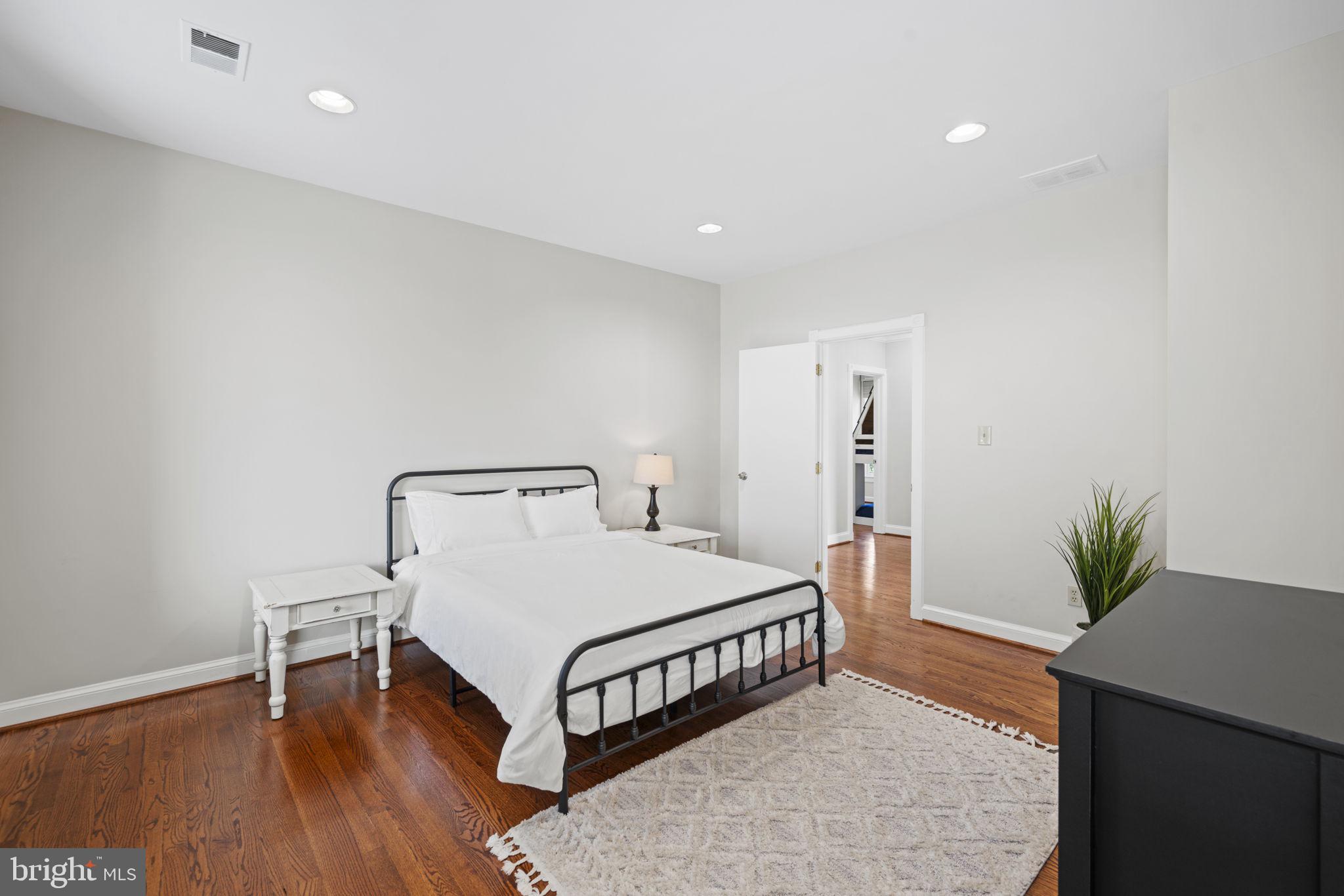 OAKWOOD KNOLLS - Residential