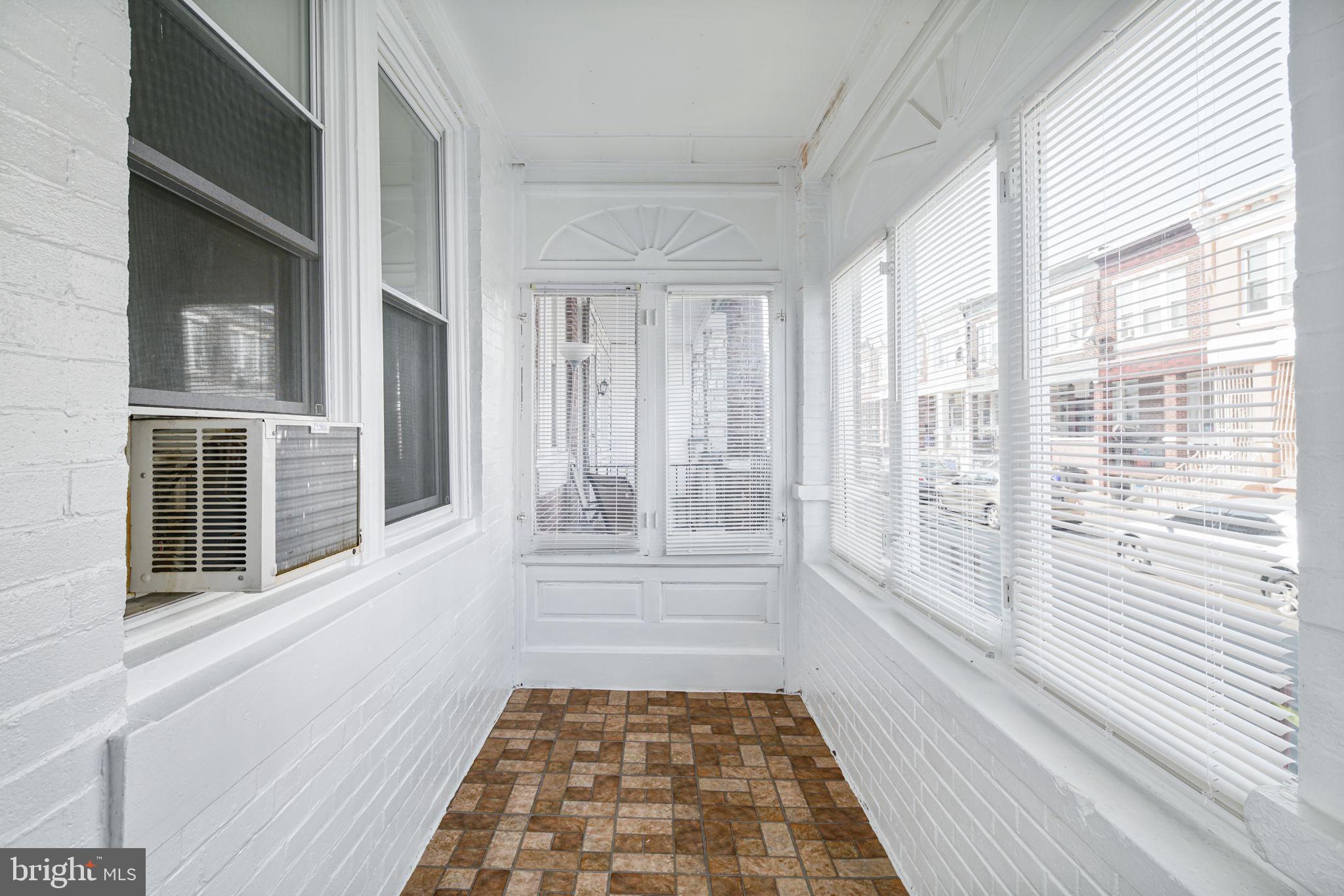 KENSINGTON - Residential