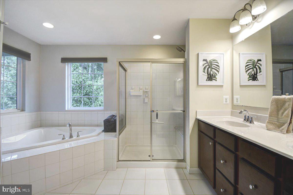 STONEHOUSE RUN - Residential