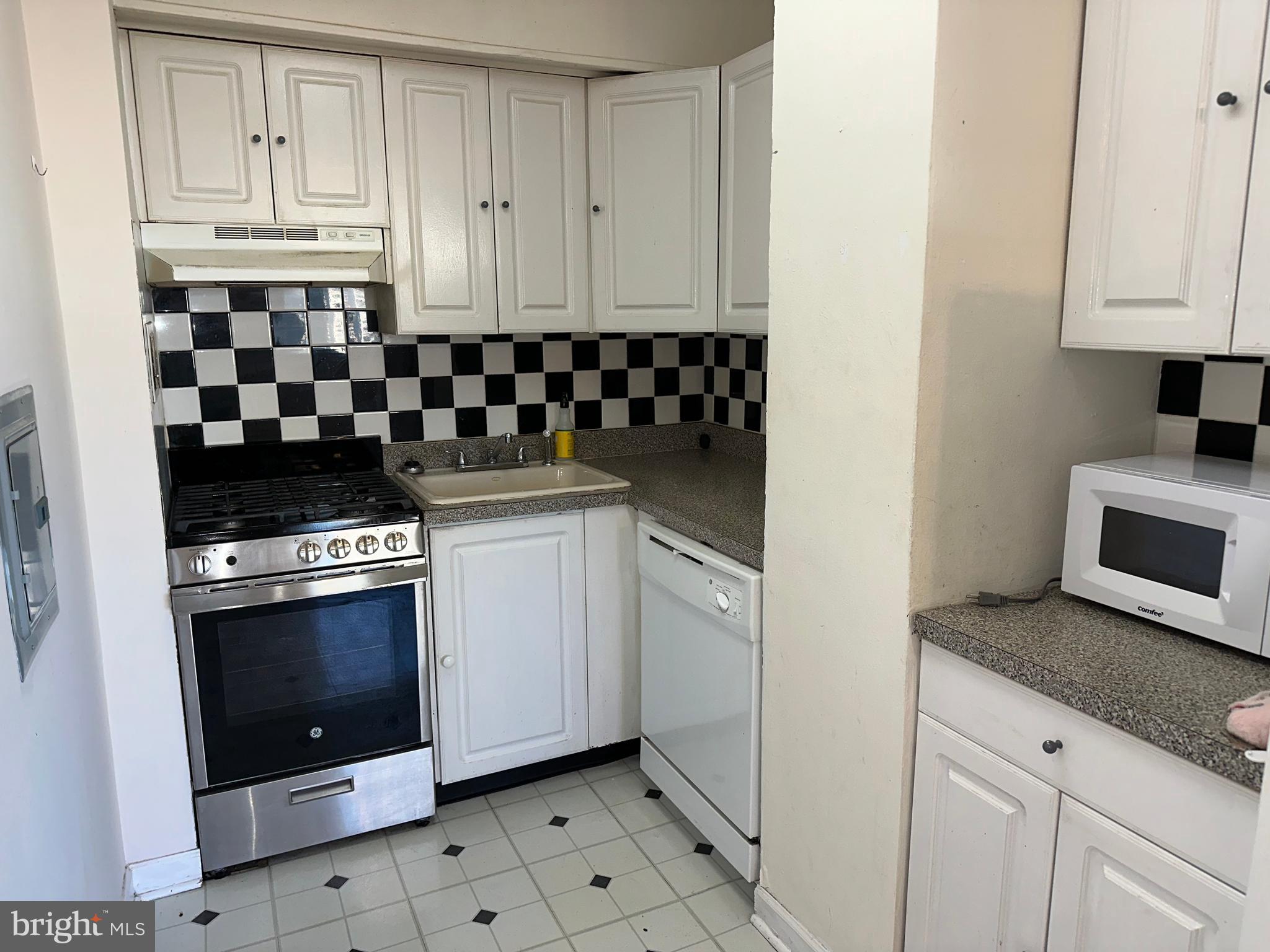 RITTENHOUSE SQUARE - Residential Lease